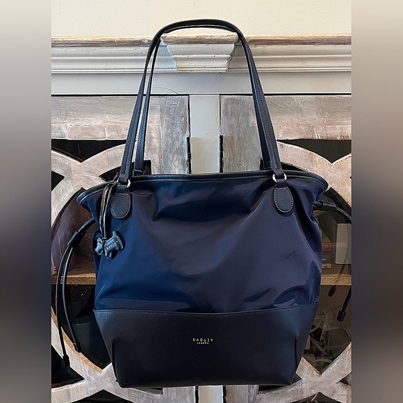 Radley London Dane Park Tote Bag In Navy Nylon EUC - Picture 1 of 16